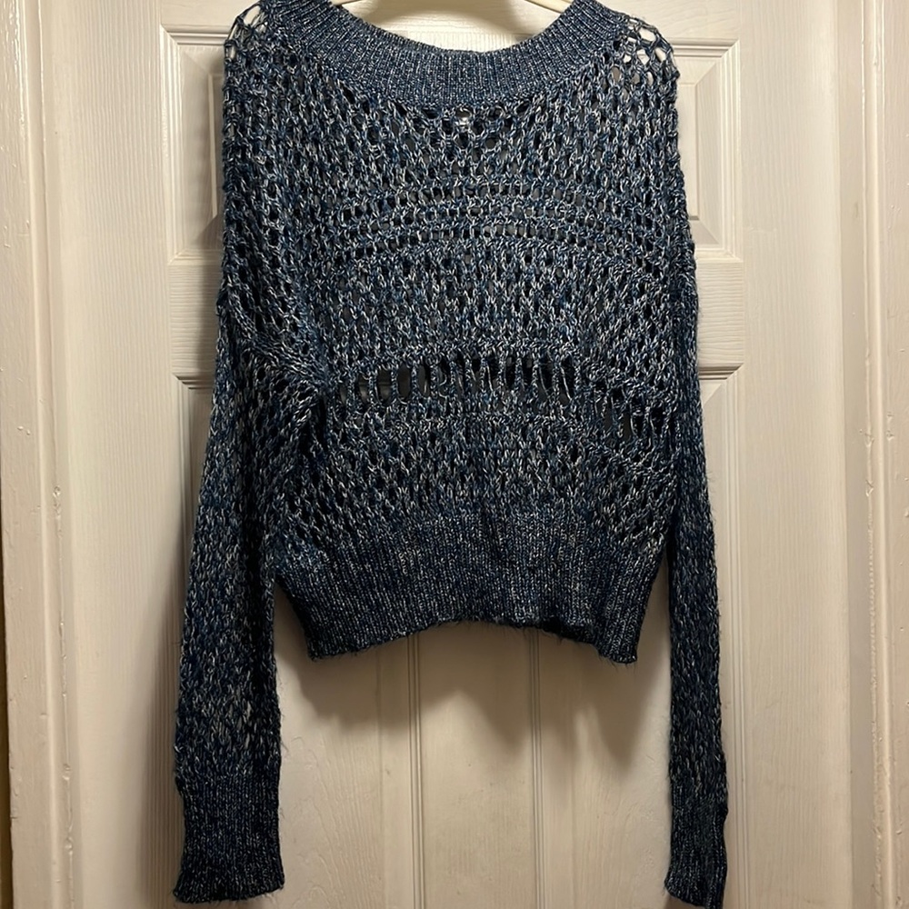Blue loose knit cropped sweater